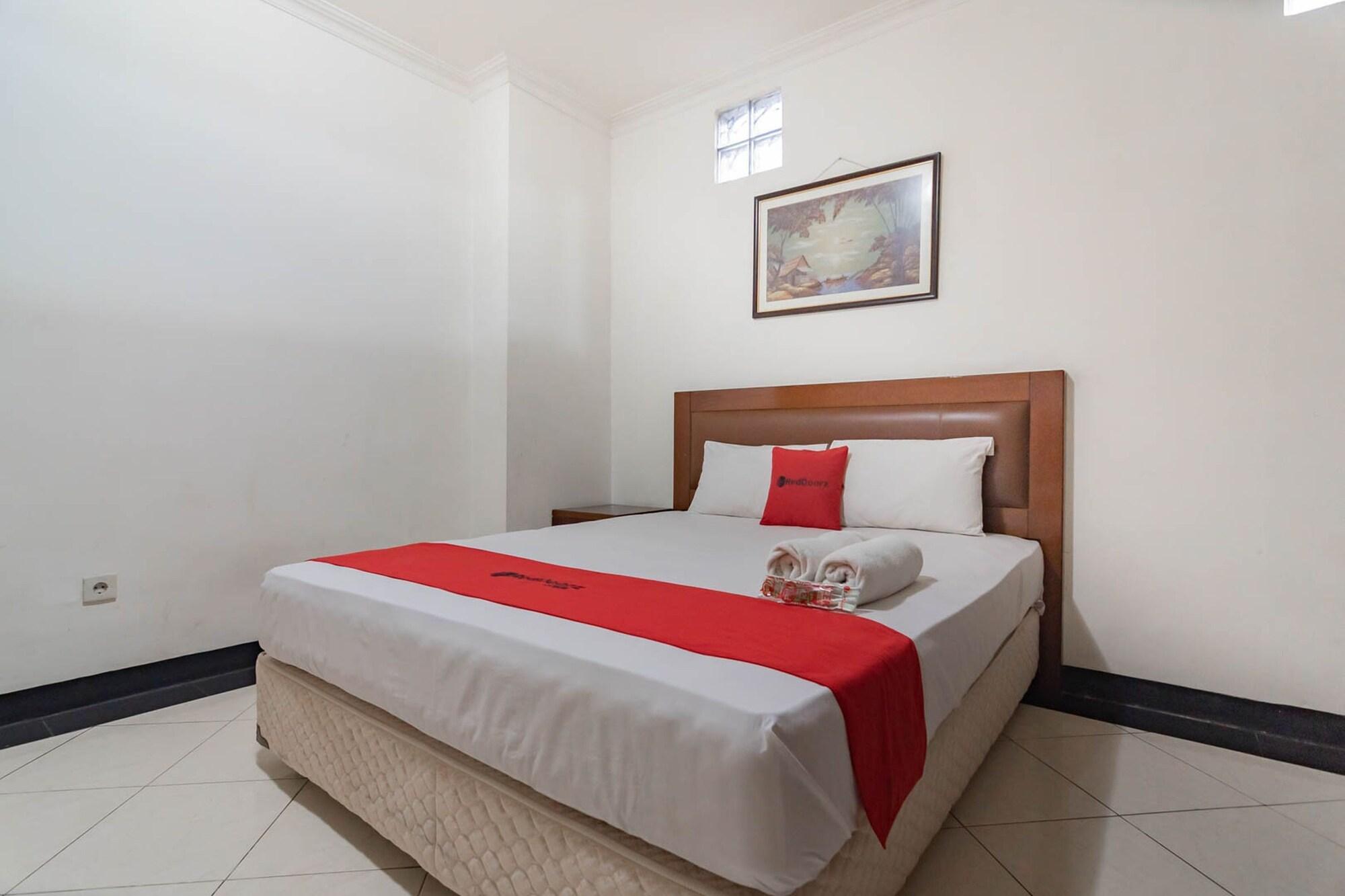 Reddoorz Plus At Buah Batu Bandung Eksteriør billede