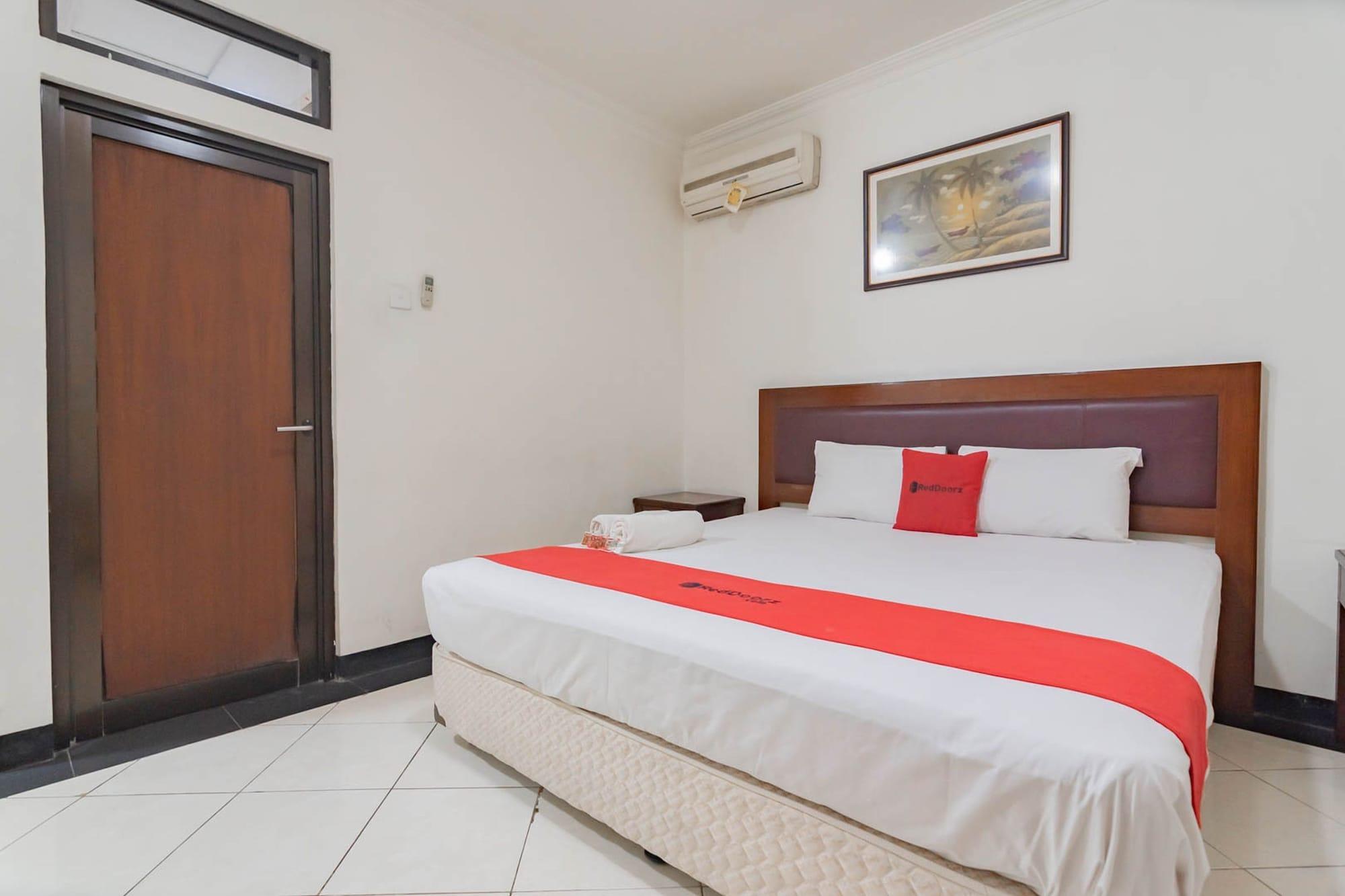 Reddoorz Plus At Buah Batu Bandung Eksteriør billede