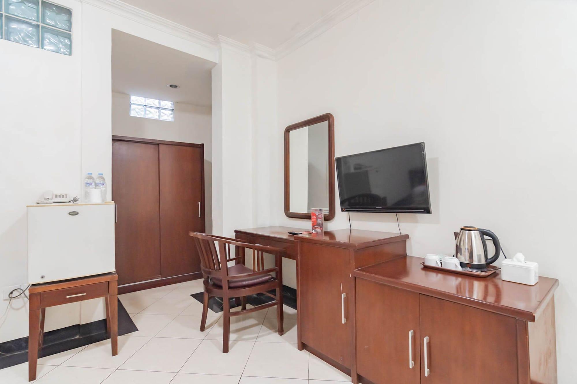 Reddoorz Plus At Buah Batu Bandung Eksteriør billede