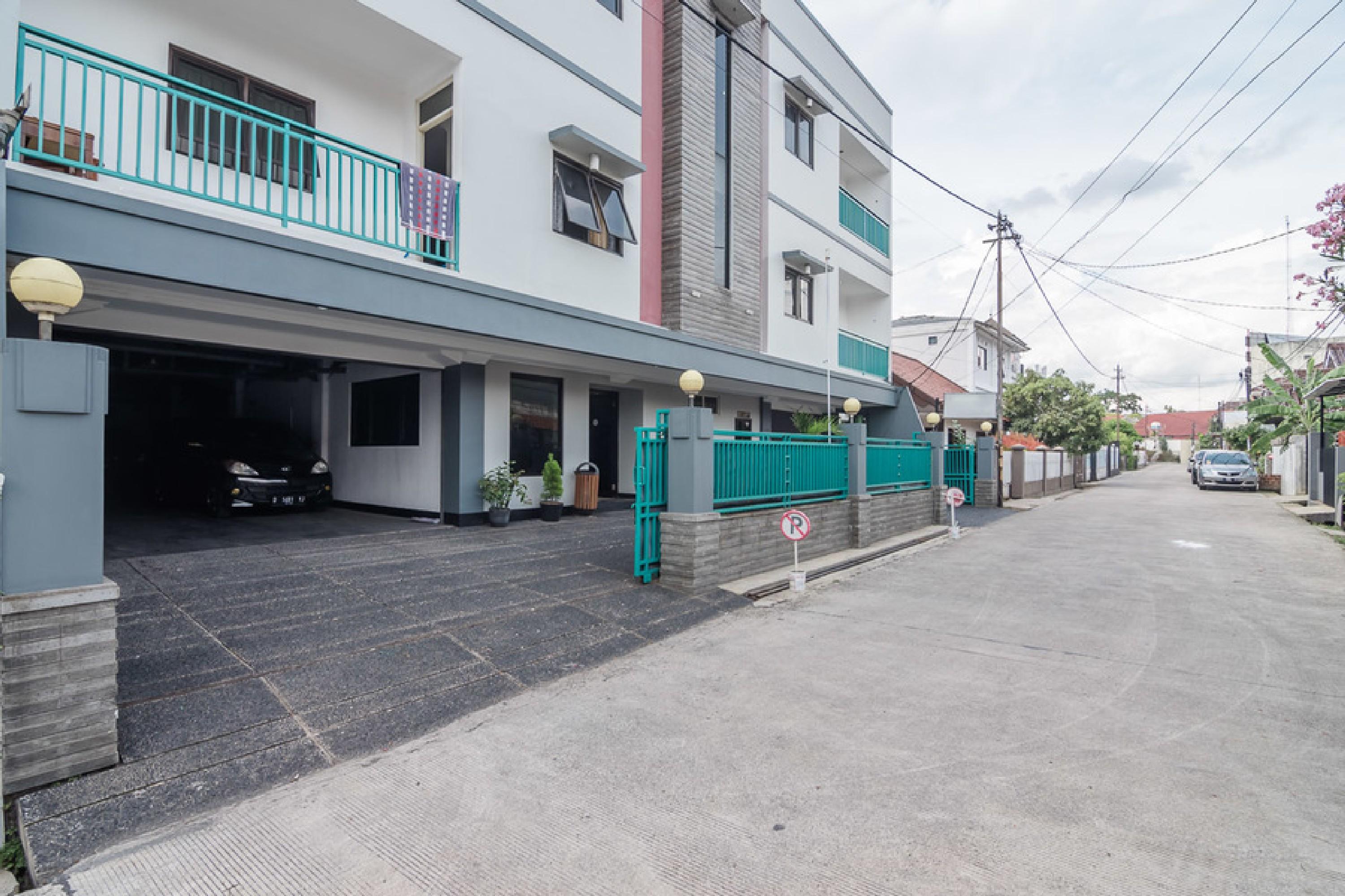 Reddoorz Plus At Buah Batu Bandung Eksteriør billede