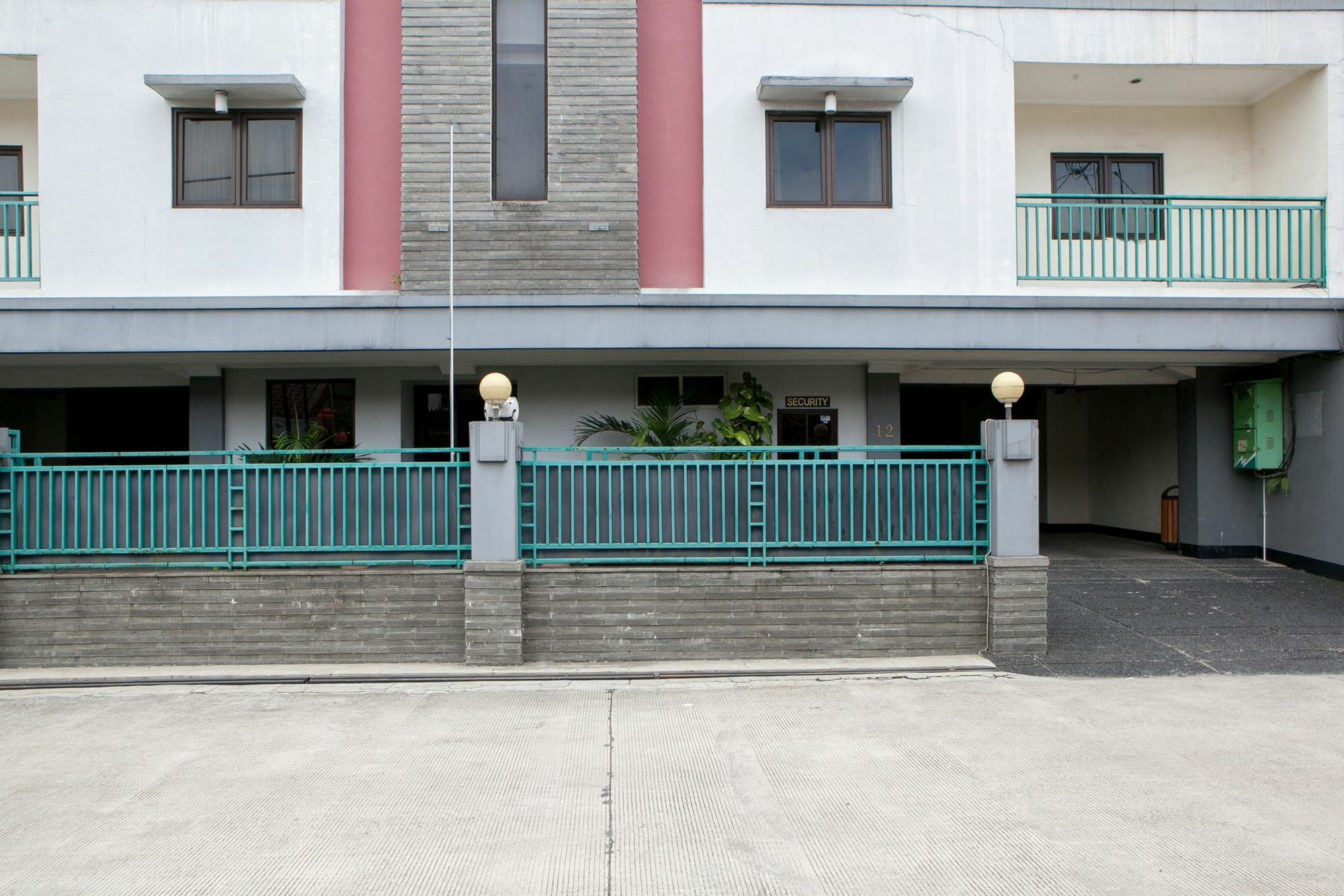 Reddoorz Plus At Buah Batu Bandung Eksteriør billede